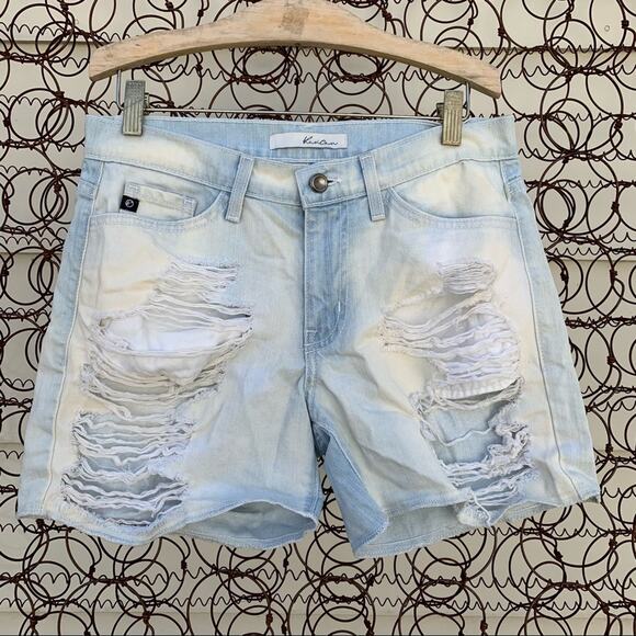 KanCan mid rise boyfriend fit distressed jean shorts Size 24 - Picture 2 of 9